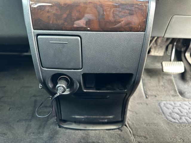 デリカＤ：５ シャモニー　１年保証付き　ワンオーナー　禁煙車　ディーゼルターボ　アルパインフリップダウンモニター　両側電動スライドドア　シートヒーター　ＨＤＭＩ　ナビＴＶ　ＥＴＣ　バックカメラ　Ｂｌｕｅｔｏｏｔｈ　ＡＣ１００Ｖ（31枚目）