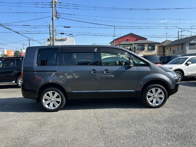デリカＤ：５ Ｄ　パワーパッケージ　１年保証付き　禁煙車　新品タイヤ４本付き　ディーゼルターボ　運転席・助手席シートヒーター　ナビ　ＴＶ　ＥＴＣ　Ｂｌｕｅｔｏｏｔｈ接続　両側電動スライドドア　電動格納ミラー　Ｗエアコン　７人乗り　４ＷＤ（8枚目）