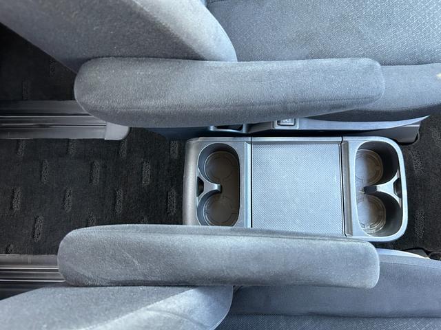 デリカＤ：５ Ｄ　パワーパッケージ　１年保証付き　禁煙車　新品タイヤ４本付き　ディーゼルターボ　運転席・助手席シートヒーター　ナビ　ＴＶ　ＥＴＣ　Ｂｌｕｅｔｏｏｔｈ接続　両側電動スライドドア　電動格納ミラー　Ｗエアコン　７人乗り　４ＷＤ（29枚目）