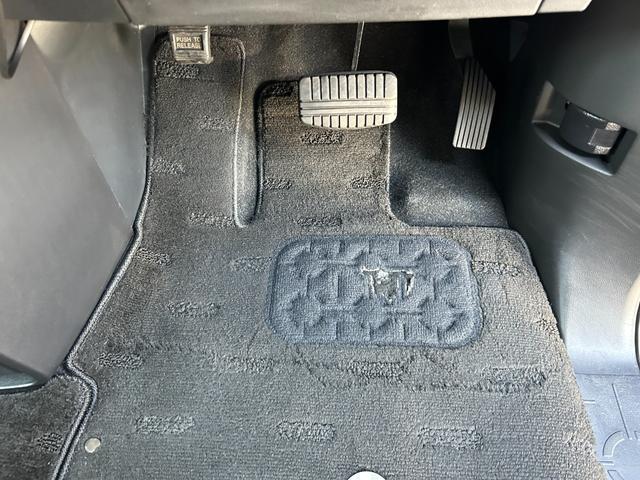 デリカＤ：５ Ｄ　パワーパッケージ　１年保証付き　禁煙車　新品タイヤ４本付き　ディーゼルターボ　運転席・助手席シートヒーター　ナビ　ＴＶ　ＥＴＣ　Ｂｌｕｅｔｏｏｔｈ接続　両側電動スライドドア　電動格納ミラー　Ｗエアコン　７人乗り　４ＷＤ（31枚目）