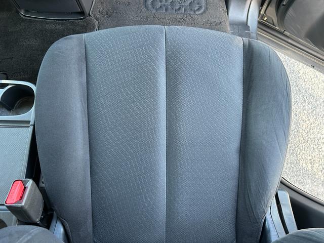 デリカＤ：５ Ｄ　パワーパッケージ　１年保証付き　禁煙車　新品タイヤ４本付き　ディーゼルターボ　運転席・助手席シートヒーター　ナビ　ＴＶ　ＥＴＣ　Ｂｌｕｅｔｏｏｔｈ接続　両側電動スライドドア　電動格納ミラー　Ｗエアコン　７人乗り　４ＷＤ（32枚目）