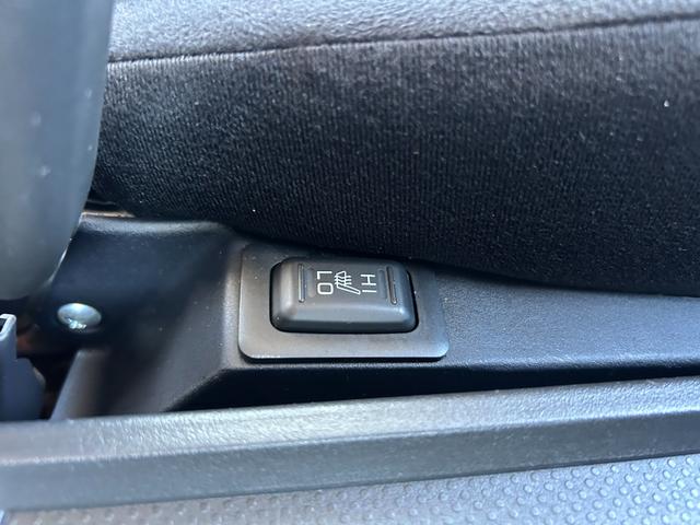 デリカＤ：５ Ｄ　パワーパッケージ　１年保証付き　禁煙車　新品タイヤ４本付き　ディーゼルターボ　運転席・助手席シートヒーター　ナビ　ＴＶ　ＥＴＣ　Ｂｌｕｅｔｏｏｔｈ接続　両側電動スライドドア　電動格納ミラー　Ｗエアコン　７人乗り　４ＷＤ（42枚目）