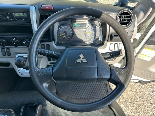 キャンター 全低床　１年保証付き　禁煙車　２ｔ　ＡＴ車　ディーゼルターボ　電動格納ミラー　荷台内寸　長さ３１００ｍｍ　幅１６００ｍｍ　荷台木製　坂道発進補助装置付　２トン　２トントラック　標準　平ボディ　荷台鉄板張り可能（14枚目）