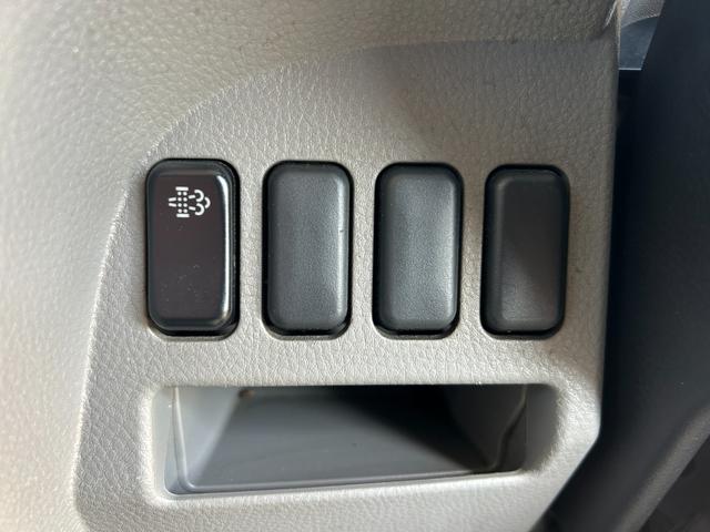 キャンター 全低床　１年保証付き　禁煙車　２ｔ　ＡＴ車　ディーゼルターボ　電動格納ミラー　荷台内寸　長さ３１００ｍｍ　幅１６００ｍｍ　荷台木製　坂道発進補助装置付　２トン　２トントラック　標準　平ボディ　荷台鉄板張り可能（20枚目）