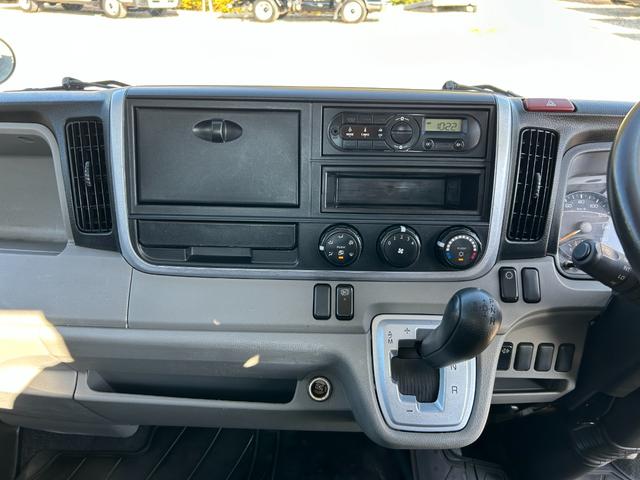 キャンター 全低床　１年保証付き　禁煙車　２ｔ　ＡＴ車　ディーゼルターボ　電動格納ミラー　荷台内寸　長さ３１００ｍｍ　幅１６００ｍｍ　荷台木製　坂道発進補助装置付　２トン　２トントラック　標準　平ボディ　荷台鉄板張り可能（21枚目）