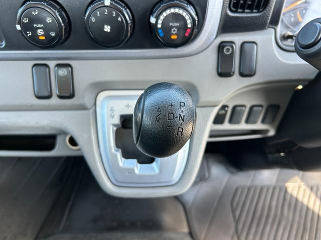 キャンター 全低床　１年保証付き　禁煙車　２ｔ　ＡＴ車　ディーゼルターボ　電動格納ミラー　荷台内寸　長さ３１００ｍｍ　幅１６００ｍｍ　荷台木製　坂道発進補助装置付　２トン　２トントラック　標準　平ボディ　荷台鉄板張り可能（24枚目）