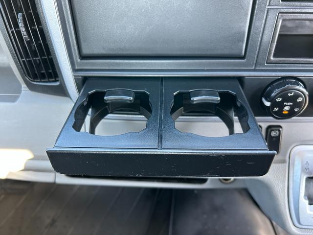 キャンター 全低床　１年保証付き　禁煙車　２ｔ　ＡＴ車　ディーゼルターボ　電動格納ミラー　荷台内寸　長さ３１００ｍｍ　幅１６００ｍｍ　荷台木製　坂道発進補助装置付　２トン　２トントラック　標準　平ボディ　荷台鉄板張り可能（28枚目）