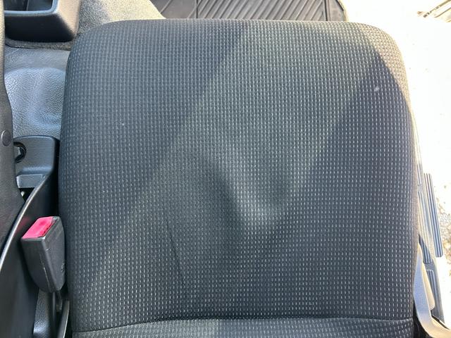 キャンター 全低床　１年保証付き　禁煙車　２ｔ　ＡＴ車　ディーゼルターボ　電動格納ミラー　荷台内寸　長さ３１００ｍｍ　幅１６００ｍｍ　荷台木製　坂道発進補助装置付　２トン　２トントラック　標準　平ボディ　荷台鉄板張り可能（31枚目）