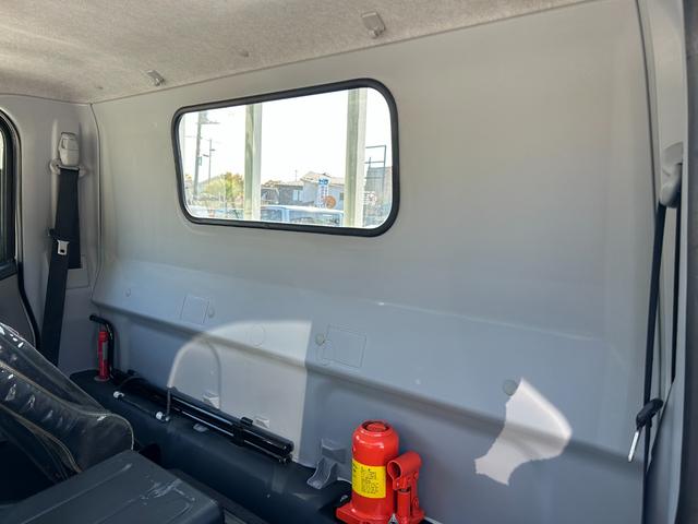 キャンター 全低床　１年保証付き　禁煙車　２ｔ　ＡＴ車　ディーゼルターボ　電動格納ミラー　荷台内寸　長さ３１００ｍｍ　幅１６００ｍｍ　荷台木製　坂道発進補助装置付　２トン　２トントラック　標準　平ボディ　荷台鉄板張り可能（42枚目）