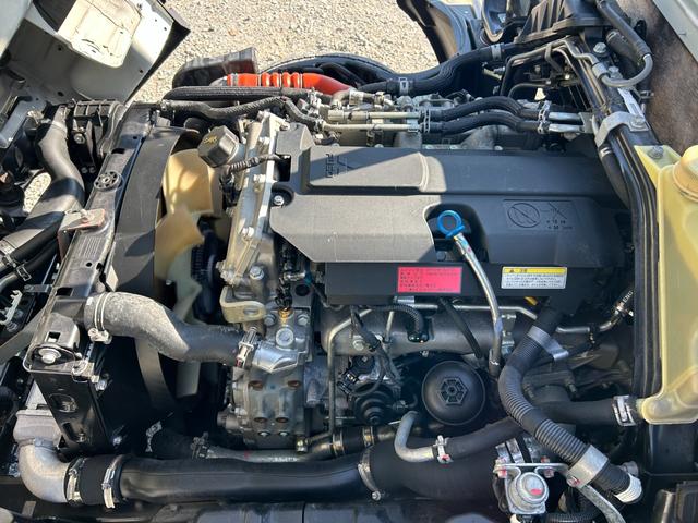 キャンター 全低床　１年保証付き　禁煙車　２ｔ　ＡＴ車　ディーゼルターボ　電動格納ミラー　荷台内寸　長さ３１００ｍｍ　幅１６００ｍｍ　荷台木製　坂道発進補助装置付　２トン　２トントラック　標準　平ボディ　荷台鉄板張り可能（44枚目）