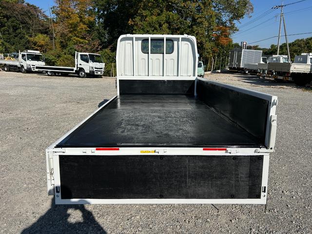 キャンター 全低床　１年保証付き　禁煙車　２ｔ　ＡＴ車　ディーゼルターボ　電動格納ミラー　荷台内寸　長さ３１００ｍｍ　幅１６００ｍｍ　荷台木製　坂道発進補助装置付　２トン　２トントラック　標準　平ボディ　荷台鉄板張り可能（47枚目）