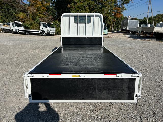 キャンター 全低床　１年保証付き　禁煙車　２ｔ　ＡＴ車　ディーゼルターボ　電動格納ミラー　荷台内寸　長さ３１００ｍｍ　幅１６００ｍｍ　荷台木製　坂道発進補助装置付　２トン　２トントラック　標準　平ボディ　荷台鉄板張り可能（49枚目）