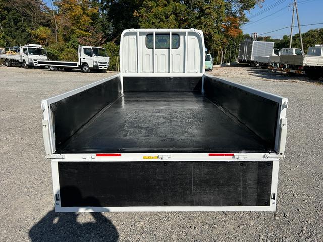 キャンター 全低床　１年保証付き　禁煙車　２ｔ　ＡＴ車　ディーゼルターボ　電動格納ミラー　荷台内寸　長さ３１００ｍｍ　幅１６００ｍｍ　荷台木製　坂道発進補助装置付　２トン　２トントラック　標準　平ボディ　荷台鉄板張り可能（50枚目）