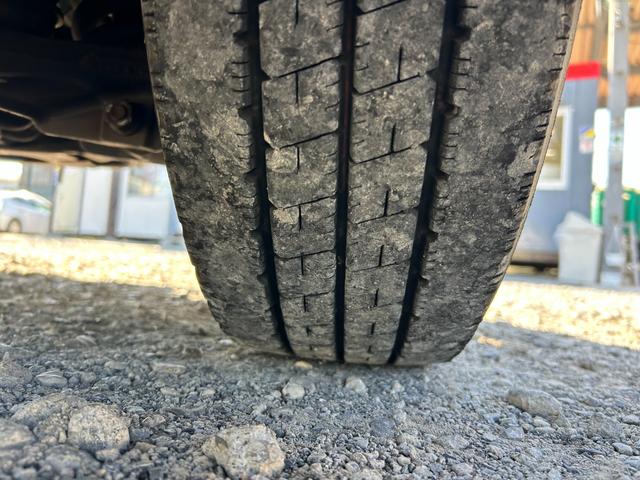 キャンター 全低床　１年保証付き　禁煙車　２ｔ　ＡＴ車　ディーゼルターボ　電動格納ミラー　荷台内寸　長さ３１００ｍｍ　幅１６００ｍｍ　荷台木製　坂道発進補助装置付　２トン　２トントラック　標準　平ボディ　荷台鉄板張り可能（57枚目）