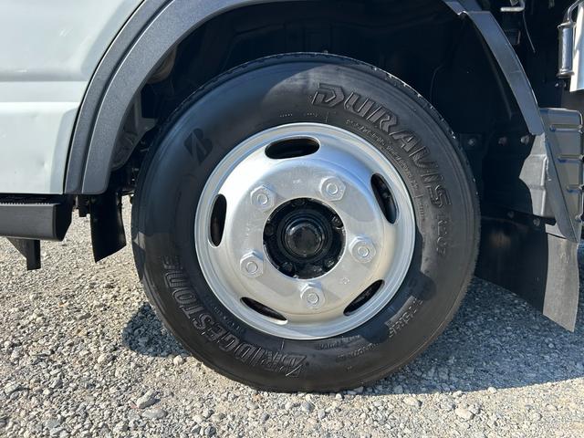 キャンター 全低床　１年保証付き　禁煙車　２ｔ　ＡＴ車　ディーゼルターボ　電動格納ミラー　荷台内寸　長さ３１００ｍｍ　幅１６００ｍｍ　荷台木製　坂道発進補助装置付　２トン　２トントラック　標準　平ボディ　荷台鉄板張り可能（62枚目）