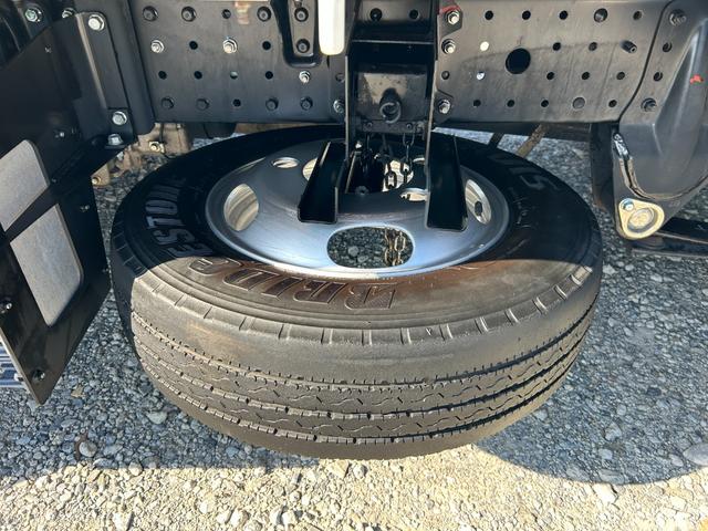 キャンター 全低床　１年保証付き　禁煙車　２ｔ　ＡＴ車　ディーゼルターボ　電動格納ミラー　荷台内寸　長さ３１００ｍｍ　幅１６００ｍｍ　荷台木製　坂道発進補助装置付　２トン　２トントラック　標準　平ボディ　荷台鉄板張り可能（66枚目）