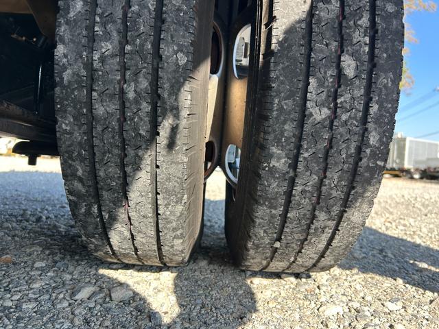 キャンター 全低床　１年保証付き　禁煙車　２ｔ　ＡＴ車　ディーゼルターボ　電動格納ミラー　荷台内寸　長さ３１００ｍｍ　幅１６００ｍｍ　荷台木製　坂道発進補助装置付　２トン　２トントラック　標準　平ボディ　荷台鉄板張り可能（69枚目）