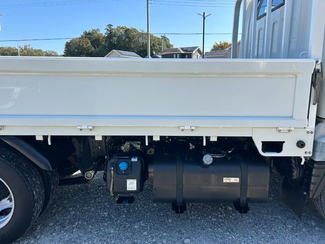 キャンター 全低床　１年保証付き　禁煙車　２ｔ　ＡＴ車　ディーゼルターボ　電動格納ミラー　荷台内寸　長さ３１００ｍｍ　幅１６００ｍｍ　荷台木製　坂道発進補助装置付　２トン　２トントラック　標準　平ボディ　荷台鉄板張り可能（78枚目）