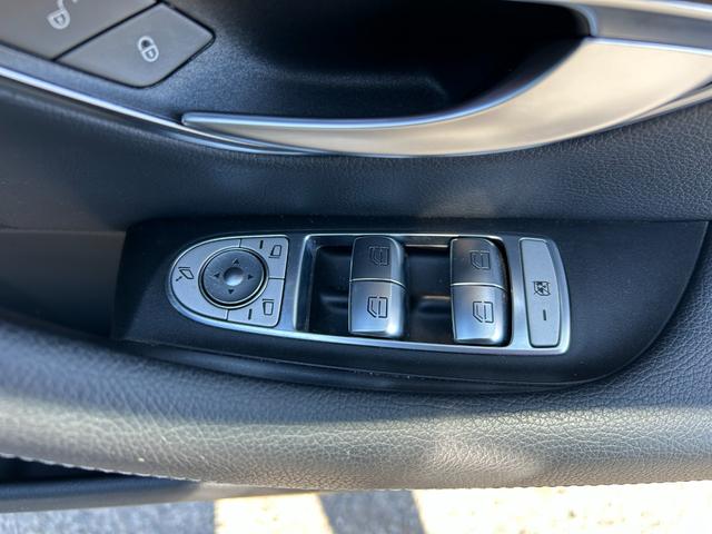 Ｅクラス Ｅ４００　４マチック　エクスクルーシブ　１年保証付き　４ＷＤ　ワンオーナー　禁煙車　シートヒーター　アラウンドビューモニター　パワートランク　レーダーセーフティパッケージ　ナビＴＶ　ＥＴＣ　Ｂｌｕｅｔｏｏｔｈ　フロント・サイド・バックカメラ（11枚目）