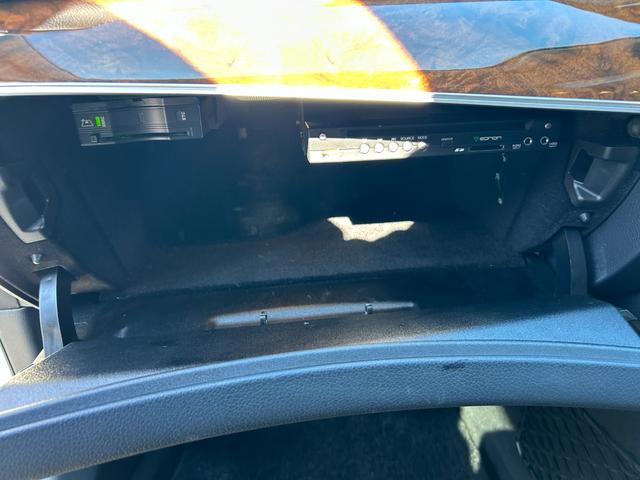 Ｅクラス Ｅ４００　４マチック　エクスクルーシブ　１年保証付き　４ＷＤ　ワンオーナー　禁煙車　シートヒーター　アラウンドビューモニター　パワートランク　レーダーセーフティパッケージ　ナビＴＶ　ＥＴＣ　Ｂｌｕｅｔｏｏｔｈ　フロント・サイド・バックカメラ（36枚目）