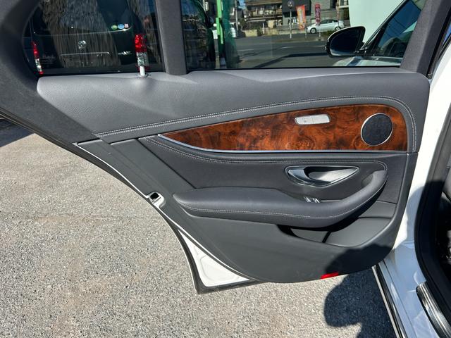 Ｅクラス Ｅ４００　４マチック　エクスクルーシブ　１年保証付き　４ＷＤ　ワンオーナー　禁煙車　シートヒーター　アラウンドビューモニター　パワートランク　レーダーセーフティパッケージ　ナビＴＶ　ＥＴＣ　Ｂｌｕｅｔｏｏｔｈ　フロント・サイド・バックカメラ（53枚目）