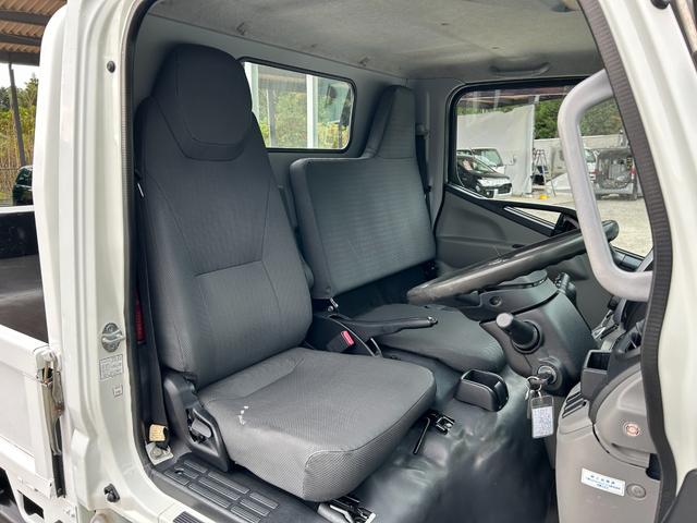 キャンター 全低床　１年保証付き　２ｔ　ＡＴ車　ディーゼルターボ　電動格納ミラー　荷台内寸長さ３１００ｍｍ　幅１６００ｍｍ　ナビ　ＴＶ　ＥＴＣ　坂道発進補助装置付　２トン　２トントラック　平ボディ　荷台鉄板張り　キーレス（11枚目）