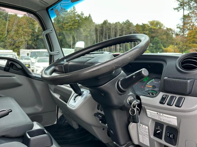 キャンター 全低床　１年保証付き　２ｔ　ＡＴ車　ディーゼルターボ　電動格納ミラー　荷台内寸長さ３１００ｍｍ　幅１６００ｍｍ　ナビ　ＴＶ　ＥＴＣ　坂道発進補助装置付　２トン　２トントラック　平ボディ　荷台鉄板張り　キーレス（15枚目）