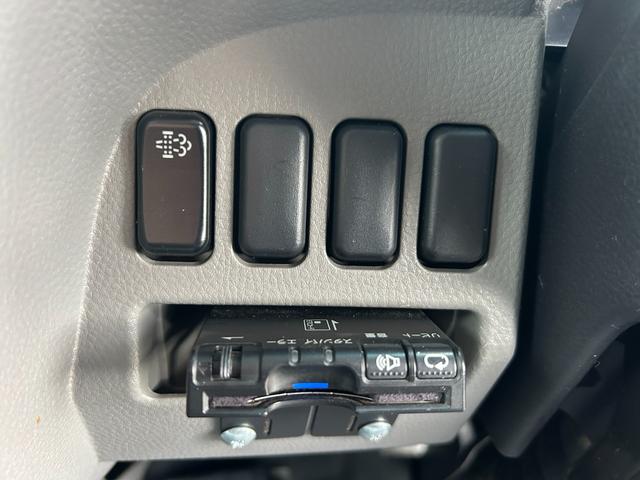 キャンター 全低床　１年保証付き　２ｔ　ＡＴ車　ディーゼルターボ　電動格納ミラー　荷台内寸長さ３１００ｍｍ　幅１６００ｍｍ　ナビ　ＴＶ　ＥＴＣ　坂道発進補助装置付　２トン　２トントラック　平ボディ　荷台鉄板張り　キーレス（18枚目）