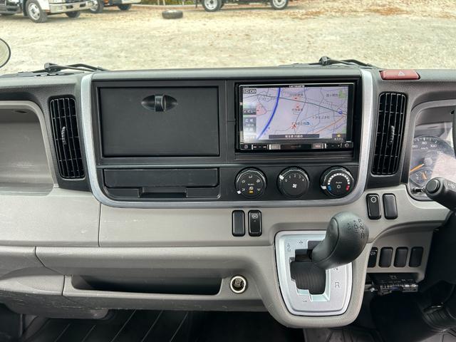 キャンター 全低床　１年保証付き　２ｔ　ＡＴ車　ディーゼルターボ　電動格納ミラー　荷台内寸長さ３１００ｍｍ　幅１６００ｍｍ　ナビ　ＴＶ　ＥＴＣ　坂道発進補助装置付　２トン　２トントラック　平ボディ　荷台鉄板張り　キーレス（19枚目）