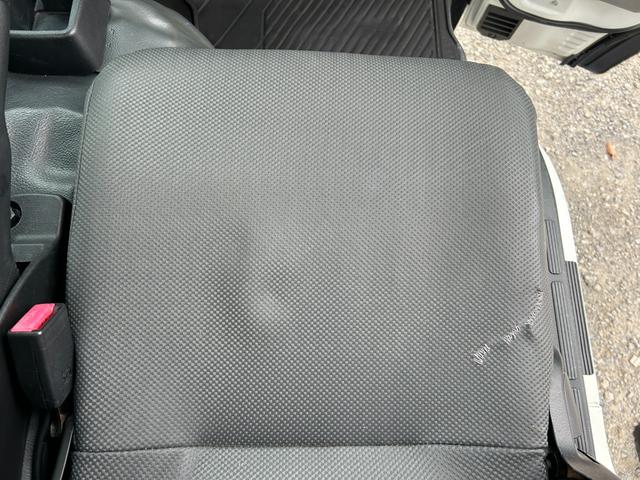 キャンター 全低床　１年保証付き　２ｔ　ＡＴ車　ディーゼルターボ　電動格納ミラー　荷台内寸長さ３１００ｍｍ　幅１６００ｍｍ　ナビ　ＴＶ　ＥＴＣ　坂道発進補助装置付　２トン　２トントラック　平ボディ　荷台鉄板張り　キーレス（30枚目）