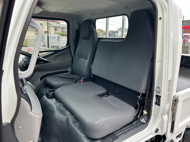 キャンター 全低床　１年保証付き　２ｔ　ＡＴ車　ディーゼルターボ　電動格納ミラー　荷台内寸長さ３１００ｍｍ　幅１６００ｍｍ　ナビ　ＴＶ　ＥＴＣ　坂道発進補助装置付　２トン　２トントラック　平ボディ　荷台鉄板張り　キーレス（34枚目）