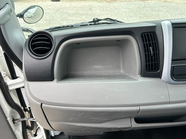 キャンター 全低床　１年保証付き　２ｔ　ＡＴ車　ディーゼルターボ　電動格納ミラー　荷台内寸長さ３１００ｍｍ　幅１６００ｍｍ　ナビ　ＴＶ　ＥＴＣ　坂道発進補助装置付　２トン　２トントラック　平ボディ　荷台鉄板張り　キーレス（36枚目）