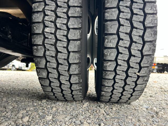 キャンター 全低床　１年保証付き　２ｔ　ＡＴ車　ディーゼルターボ　電動格納ミラー　荷台内寸長さ３１００ｍｍ　幅１６００ｍｍ　ナビ　ＴＶ　ＥＴＣ　坂道発進補助装置付　２トン　２トントラック　平ボディ　荷台鉄板張り　キーレス（67枚目）