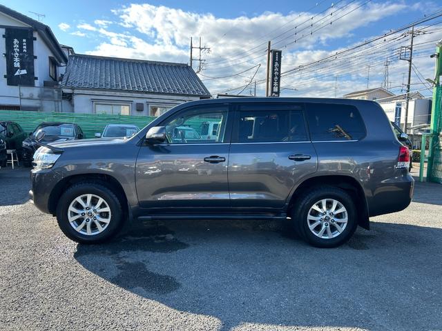 ランドクルーザー ＡＸ　Ｇセレクション　１年保証付き　禁煙車　サンルーフ　黒本革シート　４ＷＤ　前席シートヒーター　ステアリングヒーター　電動シート　Ｂｌｕｅｔｏｏｔｈ接続　ナビ　ＴＶ　ＥＴＣ　バックカメラ　ドライブレコーダー　ＡＣ１００Ｖ（4枚目）