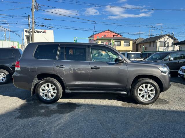 ランドクルーザー ＡＸ　Ｇセレクション　１年保証付き　禁煙車　サンルーフ　黒本革シート　４ＷＤ　前席シートヒーター　ステアリングヒーター　電動シート　Ｂｌｕｅｔｏｏｔｈ接続　ナビ　ＴＶ　ＥＴＣ　バックカメラ　ドライブレコーダー　ＡＣ１００Ｖ（8枚目）