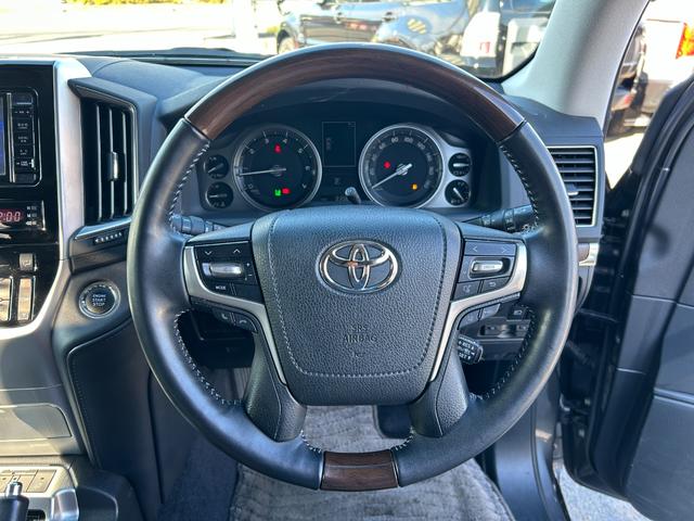 ランドクルーザー ＡＸ　Ｇセレクション　１年保証付き　禁煙車　サンルーフ　黒本革シート　４ＷＤ　前席シートヒーター　ステアリングヒーター　電動シート　Ｂｌｕｅｔｏｏｔｈ接続　ナビ　ＴＶ　ＥＴＣ　バックカメラ　ドライブレコーダー　ＡＣ１００Ｖ（14枚目）