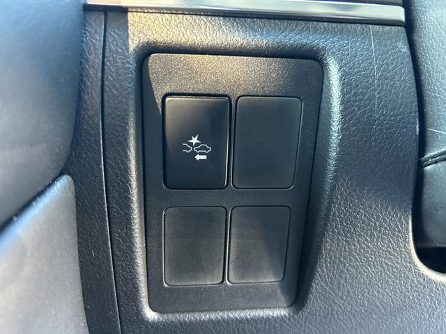 ランドクルーザー ＡＸ　Ｇセレクション　１年保証付き　禁煙車　サンルーフ　黒本革シート　４ＷＤ　前席シートヒーター　ステアリングヒーター　電動シート　Ｂｌｕｅｔｏｏｔｈ接続　ナビ　ＴＶ　ＥＴＣ　バックカメラ　ドライブレコーダー　ＡＣ１００Ｖ（17枚目）