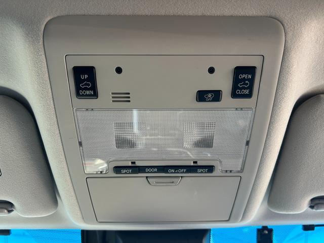 ランドクルーザー ＡＸ　Ｇセレクション　１年保証付き　禁煙車　サンルーフ　黒本革シート　４ＷＤ　前席シートヒーター　ステアリングヒーター　電動シート　Ｂｌｕｅｔｏｏｔｈ接続　ナビ　ＴＶ　ＥＴＣ　バックカメラ　ドライブレコーダー　ＡＣ１００Ｖ（29枚目）