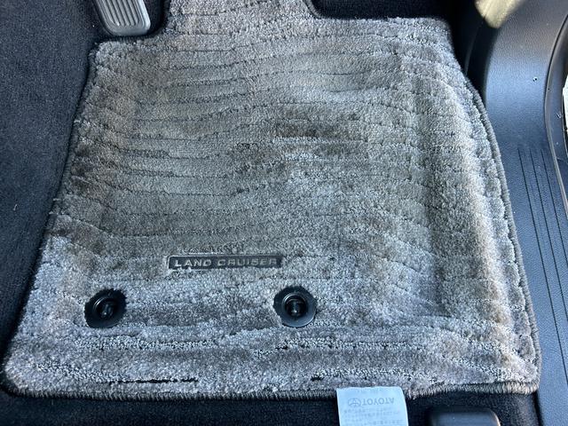 ランドクルーザー ＡＸ　Ｇセレクション　１年保証付き　禁煙車　サンルーフ　黒本革シート　４ＷＤ　前席シートヒーター　ステアリングヒーター　電動シート　Ｂｌｕｅｔｏｏｔｈ接続　ナビ　ＴＶ　ＥＴＣ　バックカメラ　ドライブレコーダー　ＡＣ１００Ｖ（31枚目）