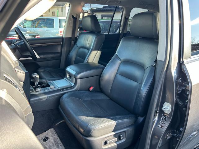 ランドクルーザー ＡＸ　Ｇセレクション　１年保証付き　禁煙車　サンルーフ　黒本革シート　４ＷＤ　前席シートヒーター　ステアリングヒーター　電動シート　Ｂｌｕｅｔｏｏｔｈ接続　ナビ　ＴＶ　ＥＴＣ　バックカメラ　ドライブレコーダー　ＡＣ１００Ｖ（34枚目）