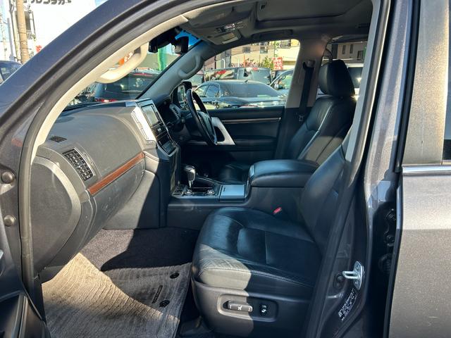 ランドクルーザー ＡＸ　Ｇセレクション　１年保証付き　禁煙車　サンルーフ　黒本革シート　４ＷＤ　前席シートヒーター　ステアリングヒーター　電動シート　Ｂｌｕｅｔｏｏｔｈ接続　ナビ　ＴＶ　ＥＴＣ　バックカメラ　ドライブレコーダー　ＡＣ１００Ｖ（35枚目）