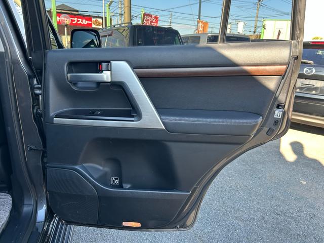 ランドクルーザー ＡＸ　Ｇセレクション　１年保証付き　禁煙車　サンルーフ　黒本革シート　４ＷＤ　前席シートヒーター　ステアリングヒーター　電動シート　Ｂｌｕｅｔｏｏｔｈ接続　ナビ　ＴＶ　ＥＴＣ　バックカメラ　ドライブレコーダー　ＡＣ１００Ｖ（44枚目）