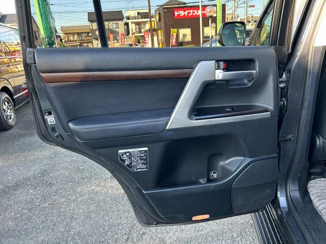 ランドクルーザー ＡＸ　Ｇセレクション　１年保証付き　禁煙車　サンルーフ　黒本革シート　４ＷＤ　前席シートヒーター　ステアリングヒーター　電動シート　Ｂｌｕｅｔｏｏｔｈ接続　ナビ　ＴＶ　ＥＴＣ　バックカメラ　ドライブレコーダー　ＡＣ１００Ｖ（51枚目）