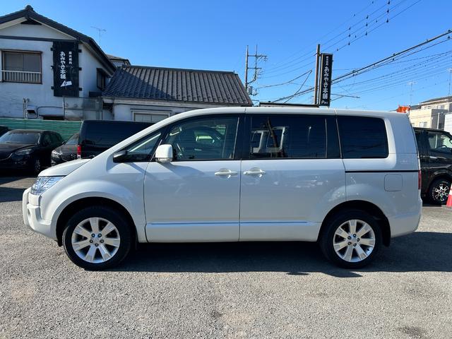 デリカＤ：５ Ｄ　パワーパッケージ　１年保証付き　ワンオーナー　禁煙車　４ＷＤ　アルパインフリップダウンモニター　ＡＣ１００Ｖ　シートヒーター　ナビＴＶ　ＥＴＣ　バックカメラ　Ｂｌｕｅｔｏｏｔｈ　ドライブレコーダー　両側電動スライドドア（4枚目）