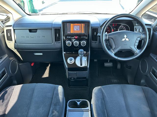 デリカＤ：５ Ｄ　パワーパッケージ　１年保証付き　ワンオーナー　禁煙車　４ＷＤ　アルパインフリップダウンモニター　ＡＣ１００Ｖ　シートヒーター　ナビＴＶ　ＥＴＣ　バックカメラ　Ｂｌｕｅｔｏｏｔｈ　ドライブレコーダー　両側電動スライドドア（13枚目）