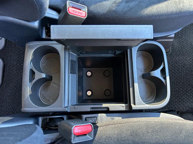 デリカＤ：５ Ｄ　パワーパッケージ　１年保証付き　ワンオーナー　禁煙車　４ＷＤ　アルパインフリップダウンモニター　ＡＣ１００Ｖ　シートヒーター　ナビＴＶ　ＥＴＣ　バックカメラ　Ｂｌｕｅｔｏｏｔｈ　ドライブレコーダー　両側電動スライドドア（29枚目）