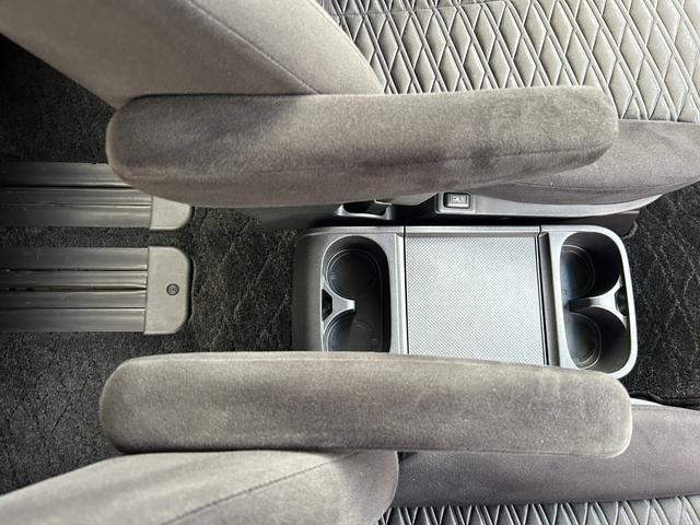 デリカD:5 G パワーパッケージ 1年保証付き 禁煙車 後席モニター アラウンドビューモニター シートヒーター AC100V 両側電動スライドドア ナビTV ETC バックカメラ 前後ドライブレコーダー Bluetooth接続 8人乗(29枚目)