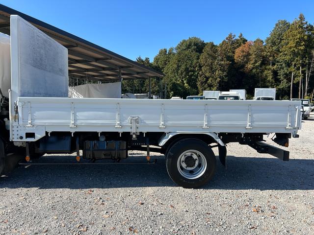 フォワード 　１年保証付き　４ｔ　ワイドロング　全低床　ＭＴ車　ワンオーナー　荷台内寸　長さ４２４０ｍｍ　幅２１５０ｍｍ　荷台鉄板張り　電動格納ミラー（56枚目）