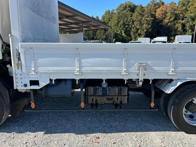 フォワード 　１年保証付き　４ｔ　ワイドロング　全低床　ＭＴ車　ワンオーナー　荷台内寸　長さ４２４０ｍｍ　幅２１５０ｍｍ　荷台鉄板張り　電動格納ミラー（57枚目）