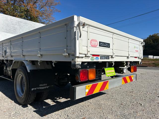 フォワード 　１年保証付き　４ｔ　ワイドロング　全低床　ＭＴ車　ワンオーナー　荷台内寸　長さ４２４０ｍｍ　幅２１５０ｍｍ　荷台鉄板張り　電動格納ミラー（64枚目）